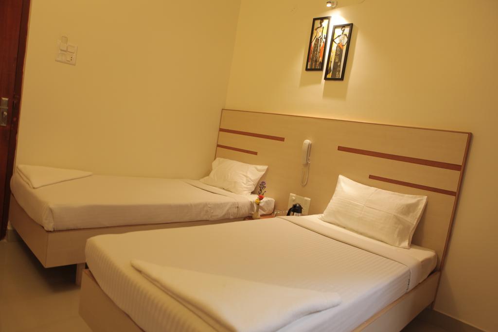 Our Nest Hotel Hyderabad Bilik gambar